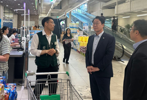 정명근 화성시장 '종량제 봉투' 품귀 우려에 현장행