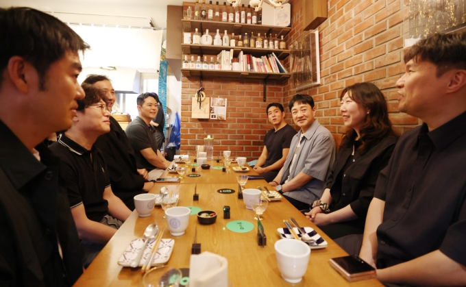 '술 빚는 윤주모'도 쓰는 Npay 커넥트… 윤주당에 사장님들 모였다