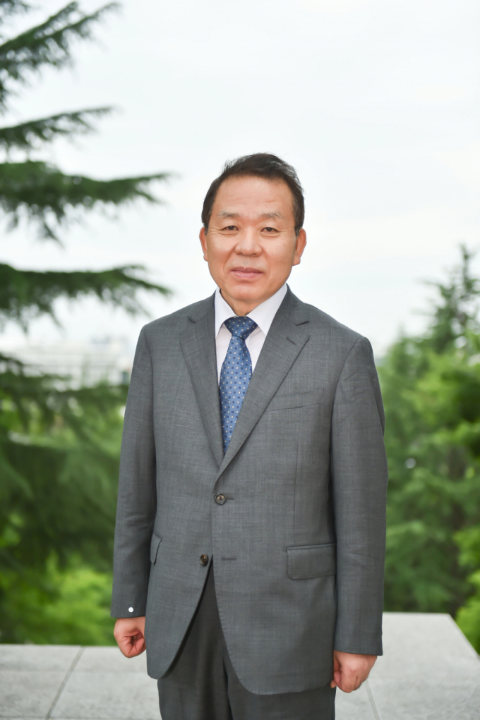 법무법인 율촌, 김이수 전 헌재소장 권한대행 영입