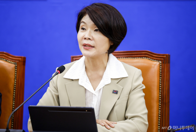 노후 풍력발전기 사고 막는다…與한정애, 재생에너지 안전 강화법 발의