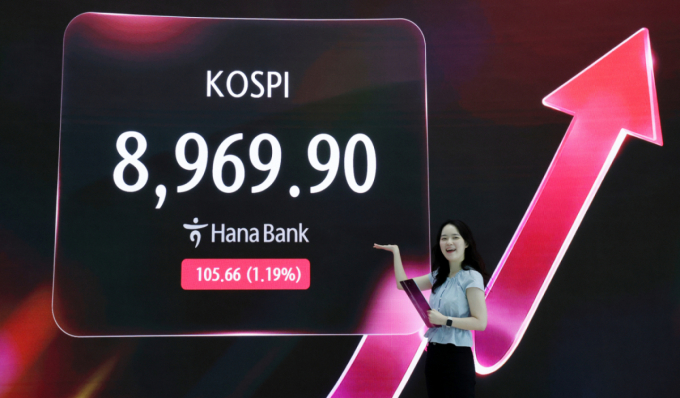 "9000피까지 20포인트 남았다"...외인 던져도 개미 '폭풍매수'