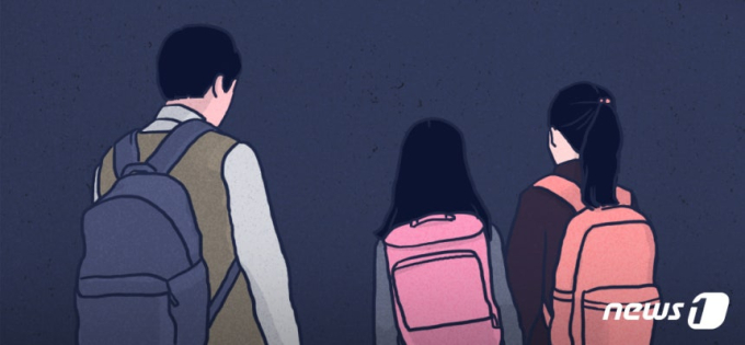 초등생 6명 추행 선생 '집유'에…"저희 애는 아직 마스크도 못 벗는데…"