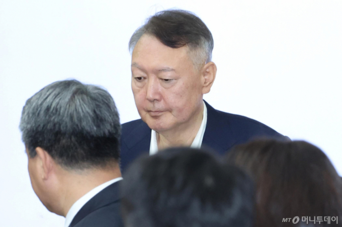 경찰, '김건희 디올백' 윤석열 전 대통령 청탁금지법 위반 송치