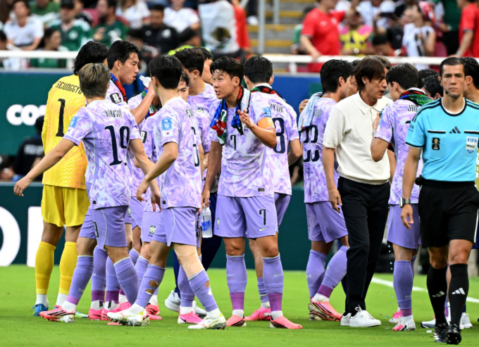 [포토]'전반전 잠시휴식' 축구대표팀