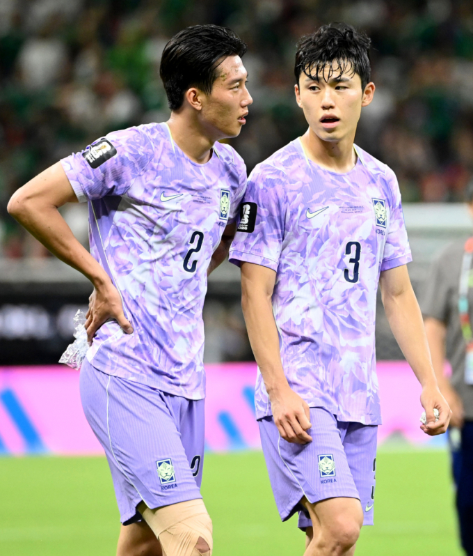 [포토]'경기 마무리하는' 이한범과 이기혁