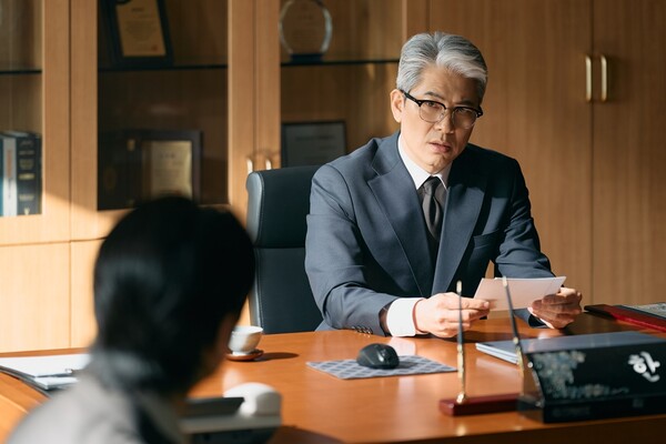 '오십프로' 김상경, 신하균 가게에 떴다…긴장감 최고조