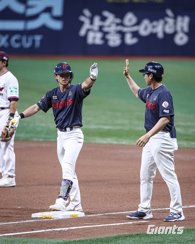 '4경기 8타점 맹타' 전민재 "꿈만 같은 주간 보내고 있는데, 저도 신기해→즐기면서 해볼게요"