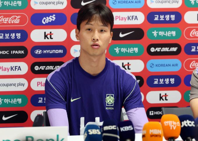 [포토] 엄지성 '크로스 올리면서 심쿵'