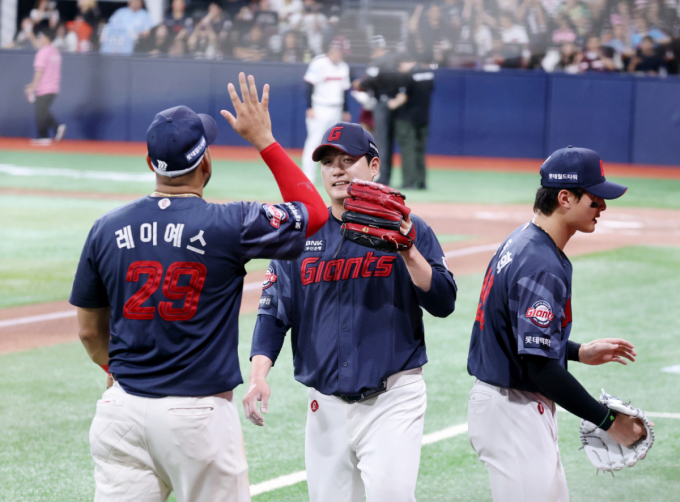 [포토]'6이닝 1실점 롯데가 4-1로 리드' 나균안