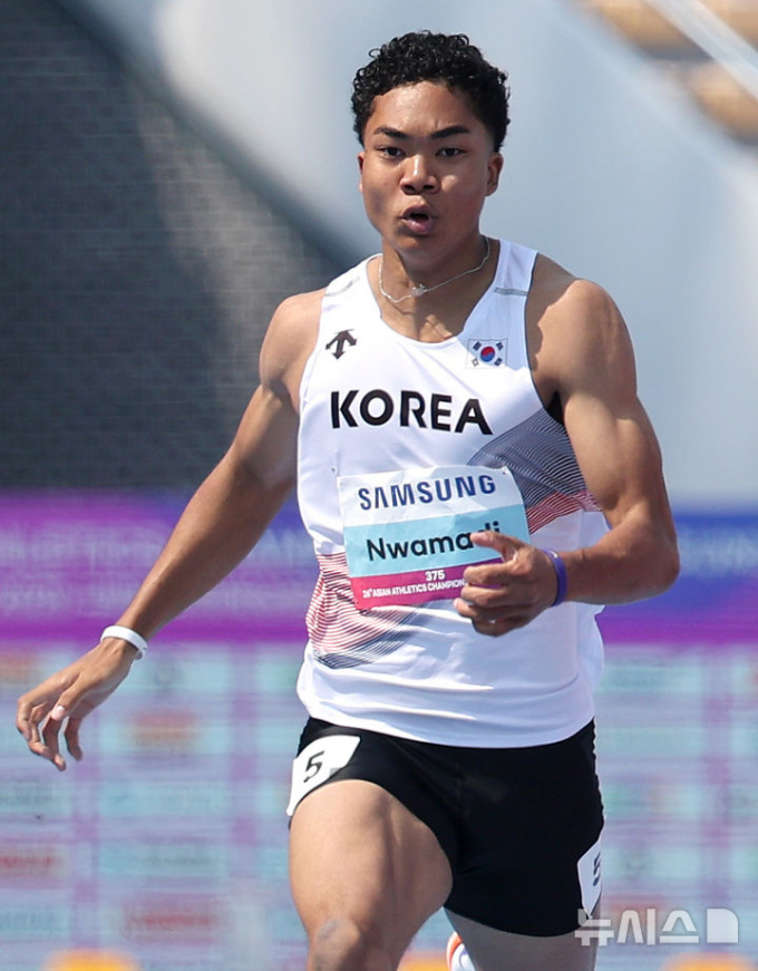 누가 韓 우사인 볼트인가? 나마다 조엘진, '라이벌' 비웨사 꺾고 코리아오픈 100m 우승... 亞게임 청신호