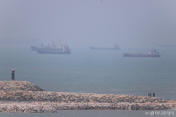 미군 "호르무즈 재봉쇄 안 돼…선박 계속 통항 중"