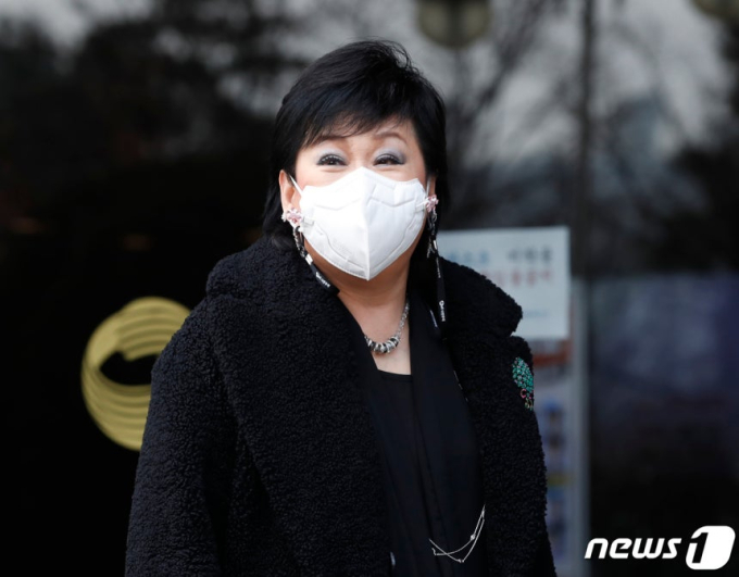 '서울시스터즈' 가수 옥희 신장암 투병 끝 별세…향년 73세