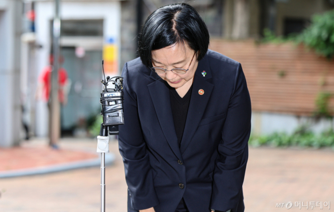 보안 뚫린 '모두의 창업' 2기 모집 잠정 연기...한성숙 "책임 통감"