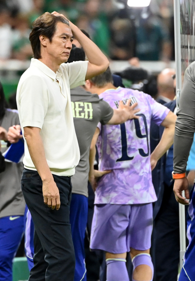 "한국 잡으면 32강, 못 이기면 귀국" 남아공도 경우의 수 남았다, 홍명보호 '방심 금물'