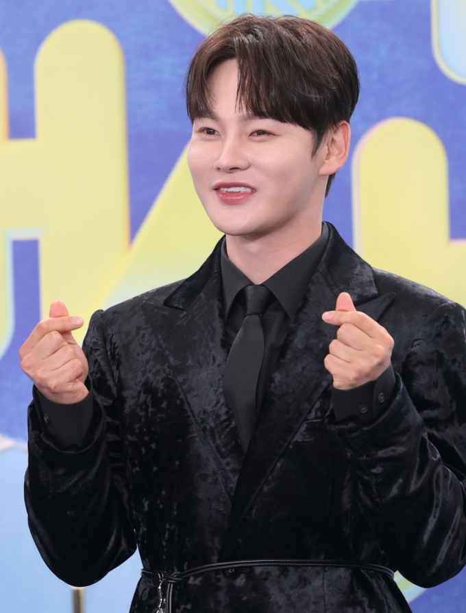 박서진, 잠실 콘서트 전격 취소…올림픽공원 시위 장기화 여파