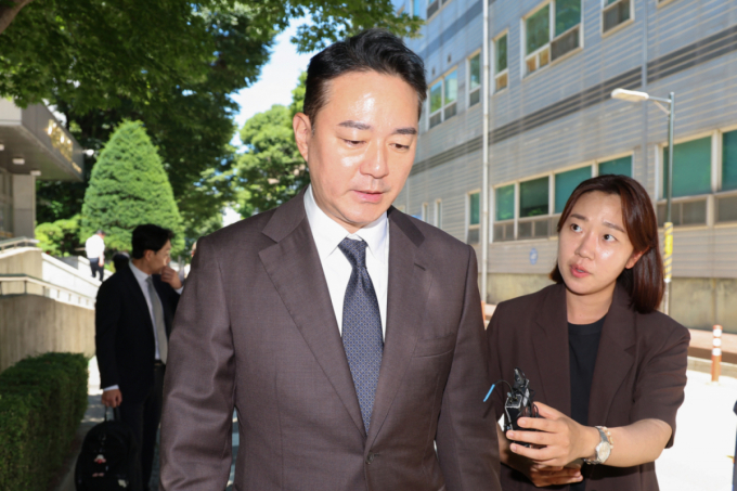 중앙그룹 5개사 회생 대표자 심문…홍정도 부회장 "법원 판단 따르겠다"