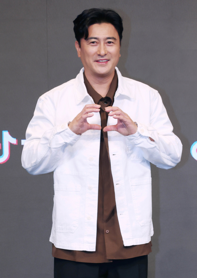 손흥민 조기 교체 언급한 안정환, 사실상 '축구 유튜버' 저격→결과론적인 비판 일침 "되지도 않은 것들이 어그로"