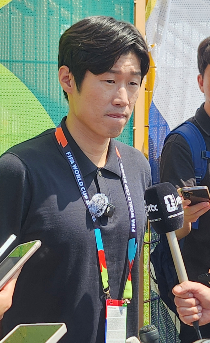 [포토] 박지성 입에 쏠린 눈
