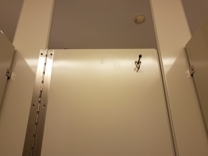 상가 여자화장실 6개월간 몰래 침입...'몰카' 찍은 제주 고교생 송치