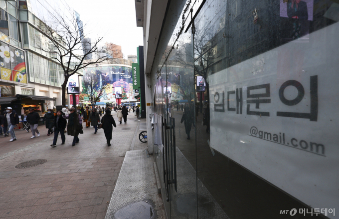 텅 빈 지방 상가, 안 팔리는 물류센터…"PF 구조조정 늦어질 수도"