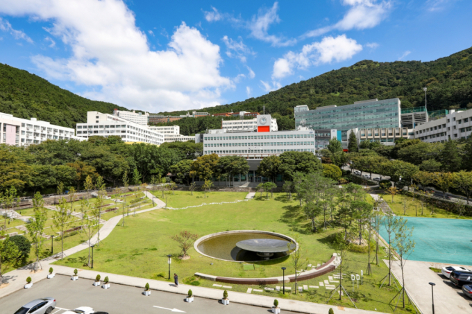 동아대, 부산지역 대학 최초 한·중·싱 연계 '글로벌 AI 서머스쿨' 구축