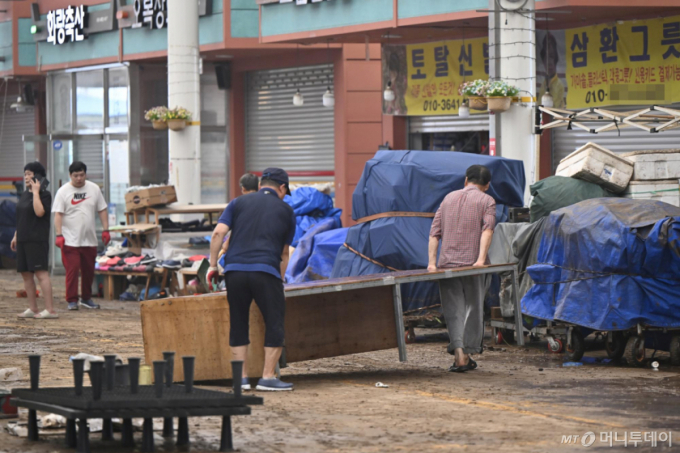 중기부, 여름철 집중호우·태풍대비…침수 위험 전통시장 300곳 살핀다