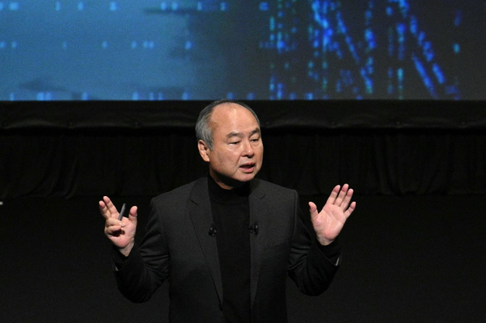 손정의 "AI 혁명은 이제 시작…버블론은 모독"