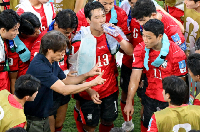 [한번에쓱]'후바전 손흥민 투입한다! 전반전 0-0, 선수들 독려하는 홍명보 감독