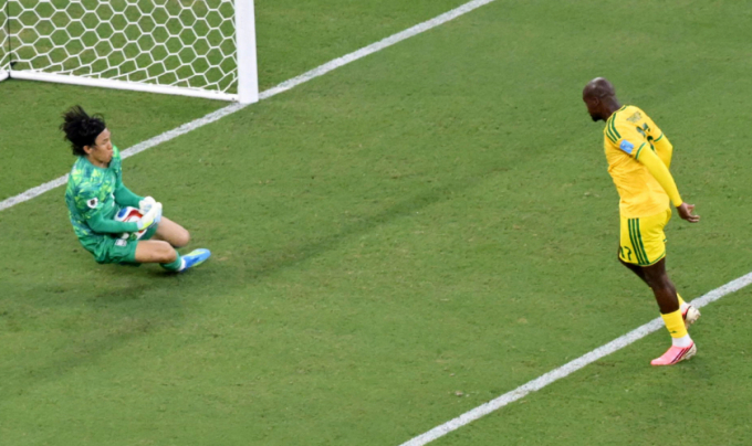 손흥민 벤치 지킨 전반전, 고전 끝에 0-0 마무리…후반 교체 투입
