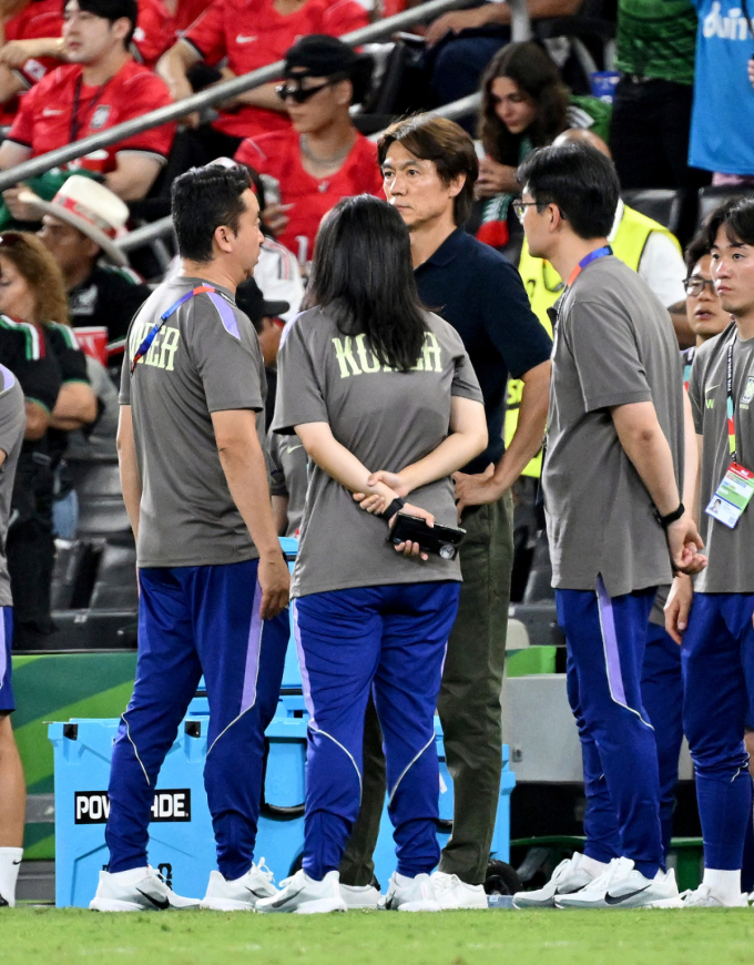 [포토]'허망한 표정의 홍명보 감독'