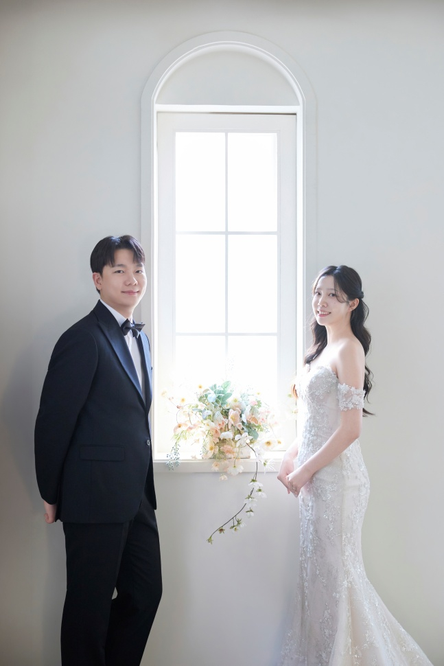 '2년 열애 결실' KT 위즈 김동진 대리, 최예은 양과 27일 결혼