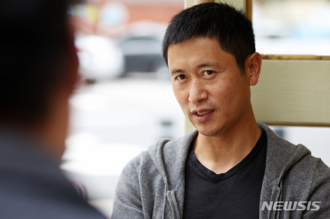 "전술적 의도 실종" 홍명보 vs "조직력 마법사" 브로스... 이영표, 뼈아픈 '극과 극' 총평