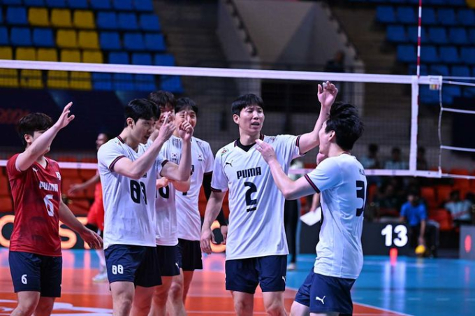 '정한용 20점 폭발' 라미레스호, 오만에 풀세트 진땀승... B조 단독 선두 도약
