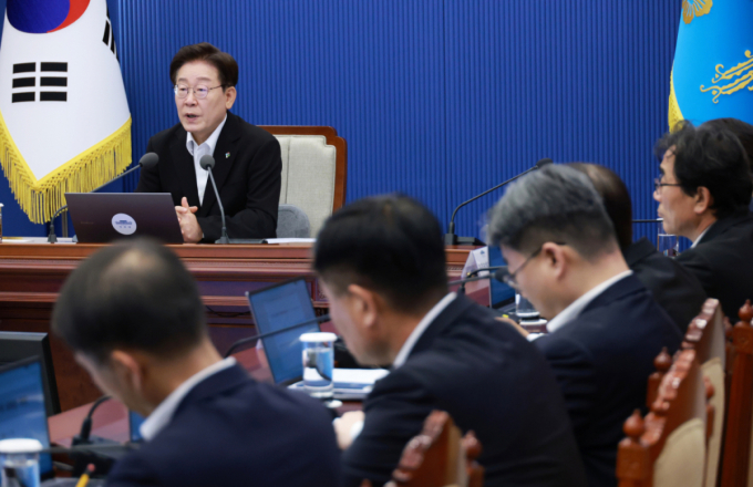 "전략산업 다극화 필수" 강조한 날, 이재용 회장 만났다