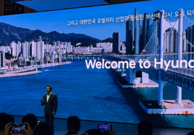 무뇨스 "경쟁사 세단 포기, 현대차엔 기회"…아반떼로 북미 공략