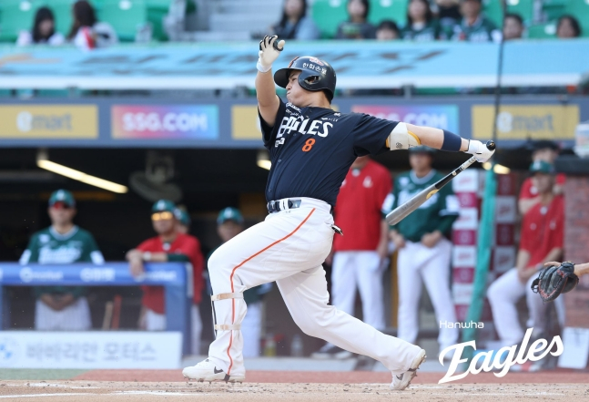'치고, 치고, 치고, 또 쳤다' 한화 노시환, '생애 첫' 4G 연속 홈런포... '살아난 홈런왕 시즌 14호포 [인천 현장]