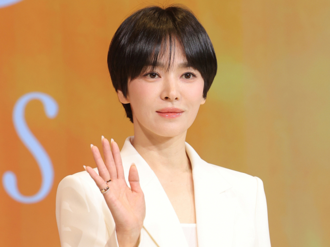 송혜교, 14년 함께한 소속사 떠난다…"각자의 미래 응원"