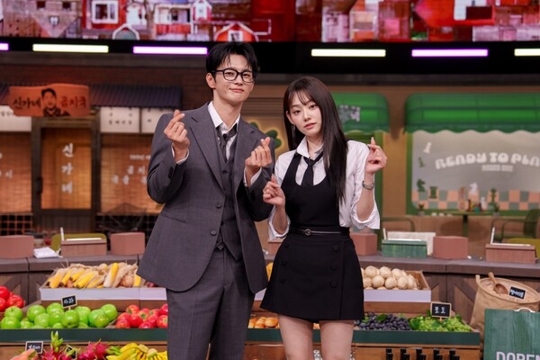 '놀토' 강미나 “이 자리 뽀뽀한 사람이 있다”..상대는 피오?!