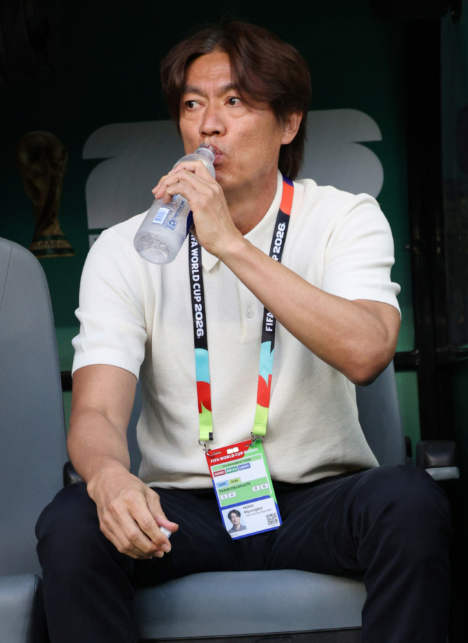 "엿 먹어라" 홍명보호 처참했던 귀국길, '최강전력-48개국' 12년 전보다 분노는 더 커졌다