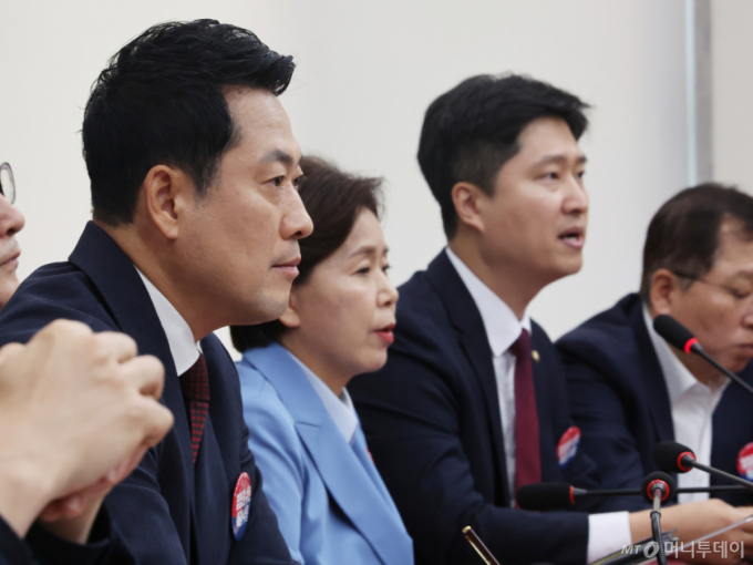 '張 거취'로 국힘 최고위 고성까지…"보궐 지도부"vs"본인이 사퇴"