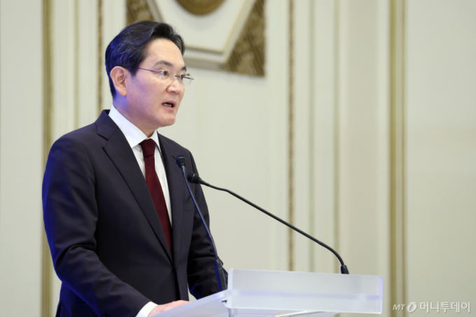 이재용 삼성회장 "AI 반도체 경쟁 속도전, 용인·천안 투자 앞당길 것"