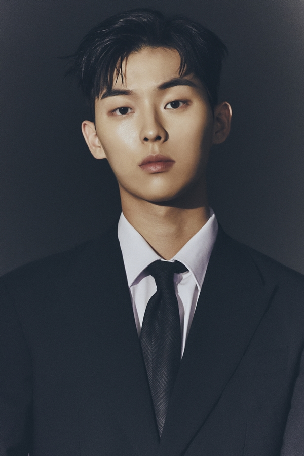 최현욱, '맨 끝줄 소년' 화제성 쌍끌이...존재감 입증