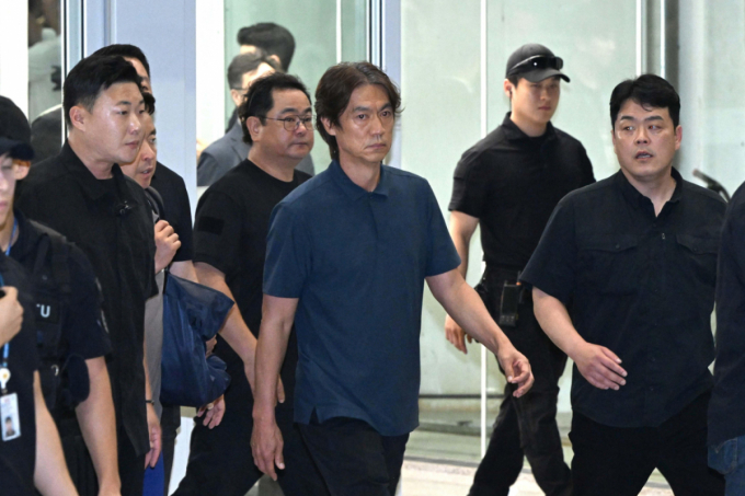 "홍명보 괴롭히지 말라"…한국은 야유, 일본은 응원