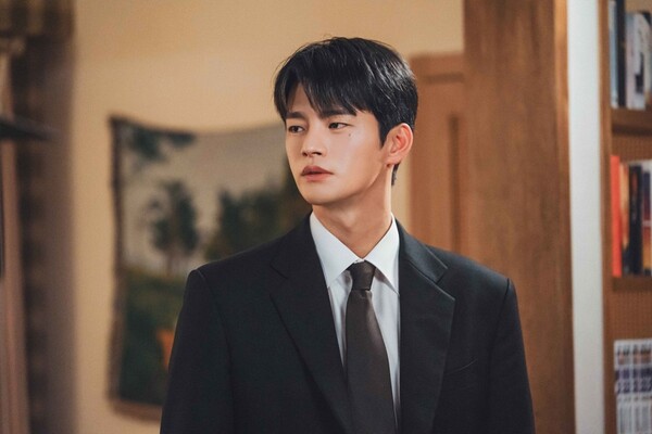 '내일도 출근!' 서인국, 박지현 침실 行…묘한 기류