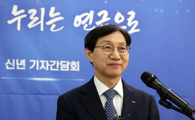 국민연금 이사장 '74조 매도 압력' 신영증권 향해 "점쟁이"…이례적 반발
