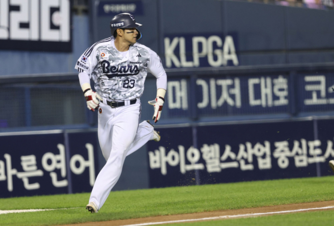 '5G 4승 1패' 상승세 두산 강승호 전격 1B 복귀! 롯데전 '선발 라인업' 공개 [잠실 현장]