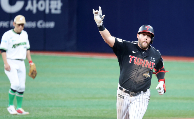 [한번에쓱] 5회초 2-2 균형 깨는 투런홈런 '알칸타라 상대로' 오스틴