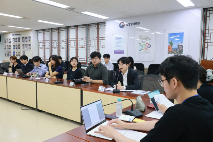 "군대 인식조사해 보상체계 논의" 2030이 직접 성별균형 정책 제안