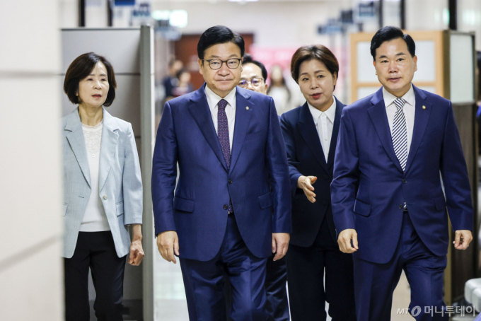 국힘 "최욱·이동형엔 관대...배재고엔 잔인하고 폭력적"