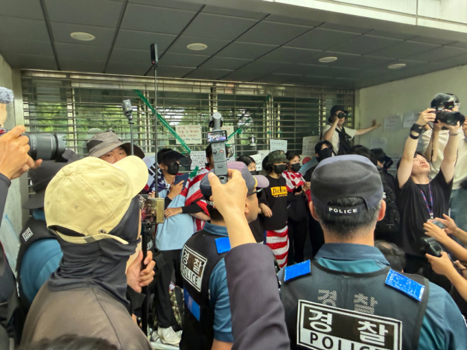 [속보]국조특위, 올림픽공원 '잠실개표소' 진입…봉쇄 27일 만